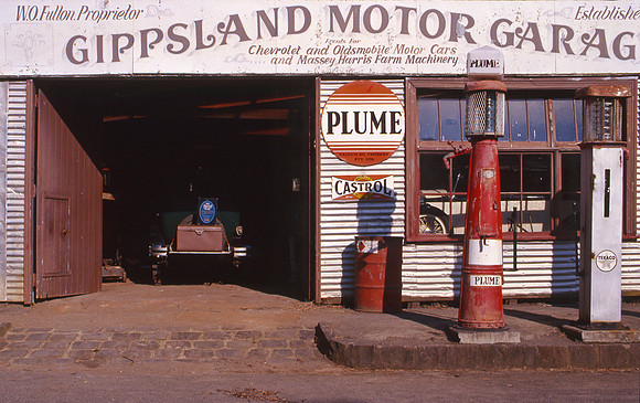 Old Garage Moe VIC