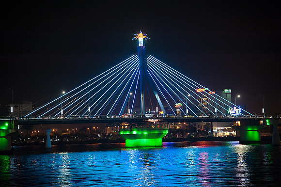 Song Han Bridge Da Nang