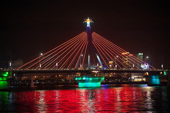 Song Han Bridge Da Nang